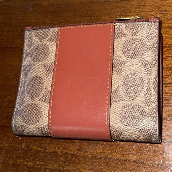 Coach 1941 Signature Logo Bi-Fold Classic Small Wallet Leather AUTHENTIC - Picture 4 of 15